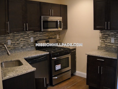Roxbury Apartment for rent 3 Bedrooms 2 Baths Boston - $3,395