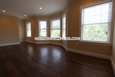 Roxbury 2 Bed 1 Bath BOSTON Boston - $3,025 No Fee
