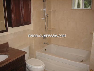 Brookline 3 Bed 2 Bath BROOKLINE- COOLIDGE CORNER $3,900  Coolidge Corner - $3,995