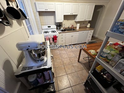 Brookline 3 Beds 1 Bath  Boston University - $4,900