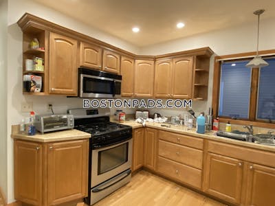Medford 5 Beds 1 Bath  Tufts - $6,750