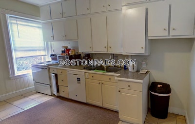 Brookline 4 Beds 1.5 Baths  Coolidge Corner - $4,250 No Fee