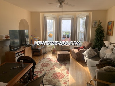 Newton 3 Beds 1 Bath  Newtonville - $3,799 50% Fee