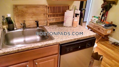 Somerville 2 Bed 1 Bath SOMERVILLE  Tufts - $2,975