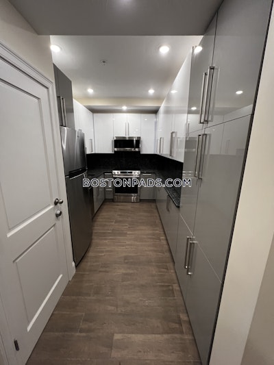 Brookline 3 Beds 2 Baths  Washington Square - $4,000 No Fee