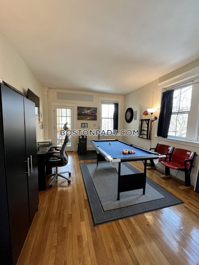 Brookline 2 Bed 1 Bath BROOKLINE- LONGWOOD AREA $4,200  Longwood Area - $4,200
