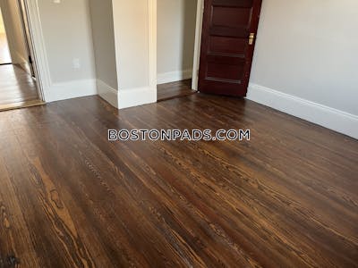 Brookline 3 Bed 1 Bath BROOKLINE  Beaconsfield - $4,995