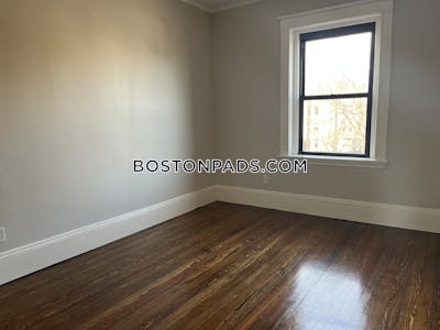 Brookline 3 Bed 1 Bath BROOKLINE  Beaconsfield - $4,995