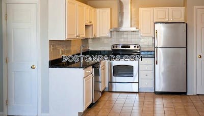 Somerville 2 Beds 1 Bath  Tufts - $3,300