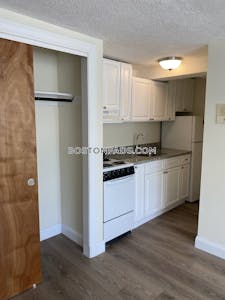 Brighton Spacious 1 Bed 1 bath available NOW on North Beacon St in Brighton!!  Boston - $2,300 No Fee