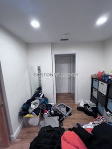 Brookline 1.5 Beds 1 Bath  Cleveland Circle - $2,900 No Fee