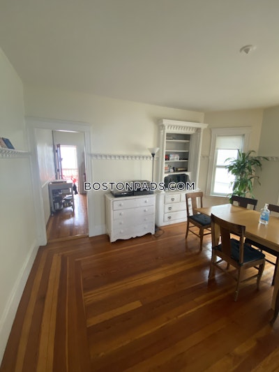 Somerville 5 Beds 2 Baths Tufts  Tufts - $7,000 No Fee