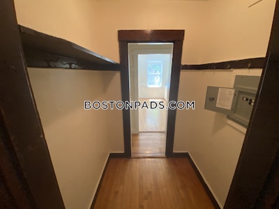 Cambridge 2 Bed, 1 Bath Unit  Central Square/cambridgeport - $3,250 No Fee
