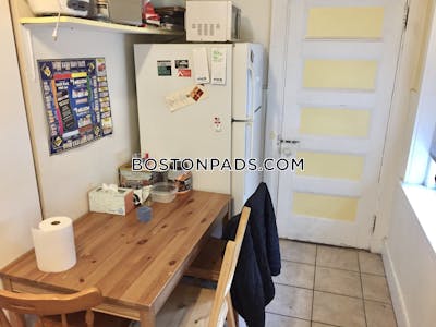 Brookline 3 Bed 1 Bath BROOKLINE- BOSTON UNIVERSITY $4,750 Boston University - $4,900