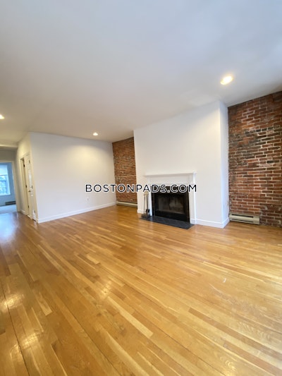 South End Large 2 Beds 1 Bath on Washington St. in South End Boston - $3,400