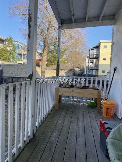 Somerville 2 Beds 1 Bath  Tufts - $2,900 No Fee