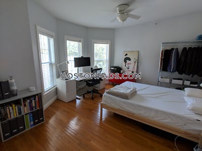 Somerville 2 Bed 2 Bath SOMERVILLE- WEST SOMERVILLE/ TEELE SQUARE $3,800  West Somerville/ Teele Square - $3,800