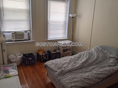 Brookline 1 Bed 1 Bath BROOKLINE- BROOKLINE VILLAGE $2,400  Brookline Village - $2,400
