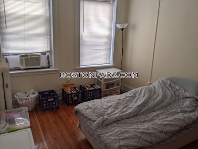 Brookline 1 Bed 1 Bath BROOKLINE- BROOKLINE VILLAGE $2,300  Brookline Village - $2,400