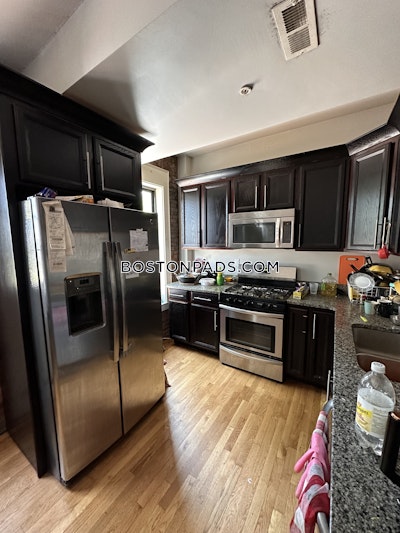 Roxbury Fantastic 4 Bed on Perrin St in Roxbury Available Sept. 1! Boston - $5,375