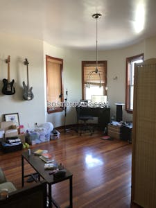 Jamaica Plain 3 Beds 1 Bath Boston - $3,800