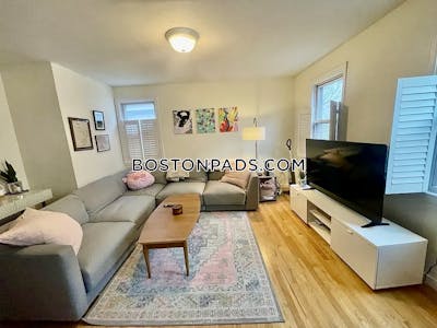 South Boston 3 Bed 2 Bath Duplex on West 3rd St in BOSTON Boston - $5,100