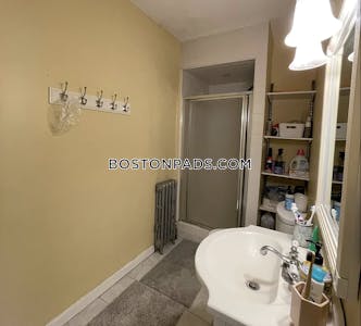 Quincy 3 Bed 2 Bath QUINCY  West Quincy - $3,300