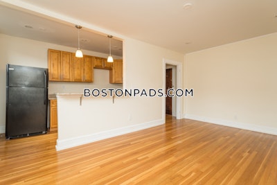 Somerville Studio Apartment in Winter Hill  Winter Hill - $2,350