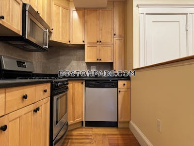 Brookline 3 Beds 2 Baths  Washington Square - $3,000 No Fee