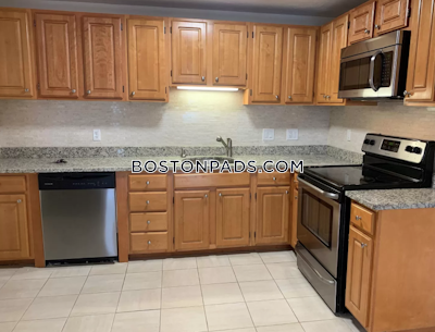 Brookline 2 Bed 1 Bath BROOKLINE- BOSTON UNIVERSITY $3,500  Boston University - $3,700