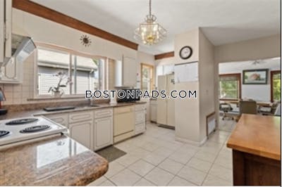 Medford 6 Beds 1 Bath  Tufts - $8,200