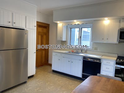 Somerville 5 Beds 2 Baths  Tufts - $6,000 No Fee