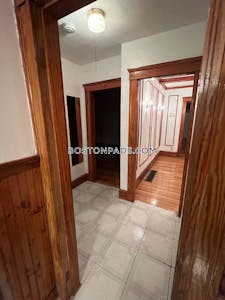 Medford 2.5 Bed 2 Bath MEDFORD  Tufts - $3,100 No Fee