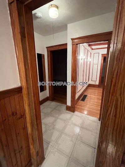 Medford 2.5 Bed 2 Bath MEDFORD  Tufts - $3,100 No Fee