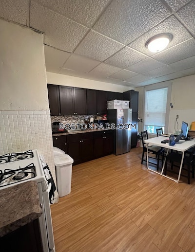 East Boston 2 Beds 1 Bath Boston - $2,200 No Fee