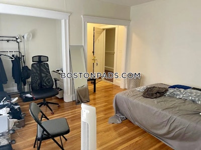 Fenway/kenmore Studio 1 Bath on Boylston St in BOSTON Boston - $2,275 No Fee