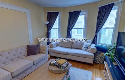 Medford Spacious 3 Beds 1 Bath  Tufts - $4,275 No Fee