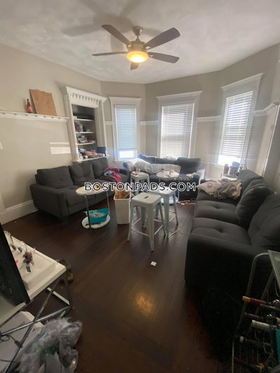 Somerville 4 Bed 2 Bath SOMERVILLE  Tufts - $6,000
