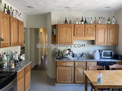 Medford 3 Beds 1 Bath  Tufts - $4,050 No Fee