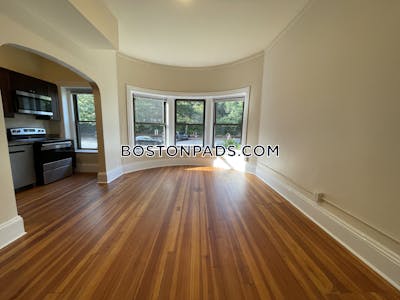 Brookline 1 Bed 1 Bath BROOKLINE- COOLIDGE CORNER $3,000  Coolidge Corner - $3,000 No Fee