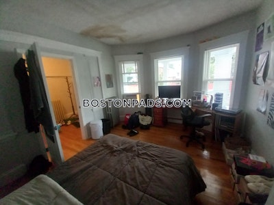 Medford 3 Beds 1 Bath  Tufts - $4,050