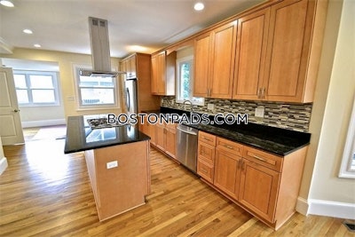 Somerville 4 Beds 2.5 Baths  Tufts - $3,450 No Fee