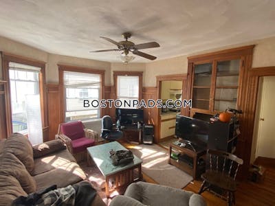 Medford 3 Bed 1 Bath on Quincy Street in Medford  Tufts - $3,450