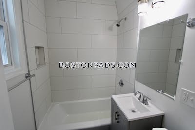 Everett Great 1 bed 1 bath available now on Forest St in Everett - $2,000 50% Fee