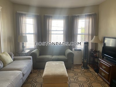 Somerville 3 Bed 1 Bath SOMERVILLE  Tufts - $3,200 No Fee