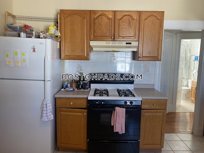 Somerville 3 Bed 1 Bath SOMERVILLE  Tufts - $3,600 No Fee