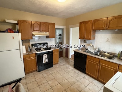 Somerville 3 Beds 1 Bath  Tufts - $3,600 No Fee