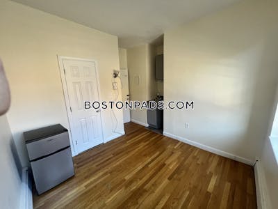 Mission Hill Studio No Bath Boston - $1,795