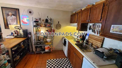Allston Spacious 2 bed 1 Bath available NOW on Kelton St in Allston! Boston - $2,720 No Fee