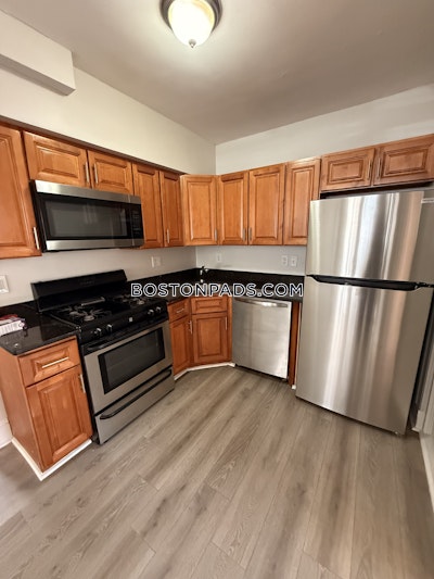 Brookline 4 Beds 2 Baths  Boston University - $4,000 No Fee